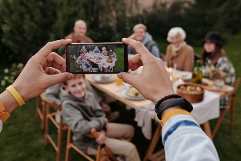 O que são os termos wide, ultrawide e telefoto nas câmeras de celular? Entenda
