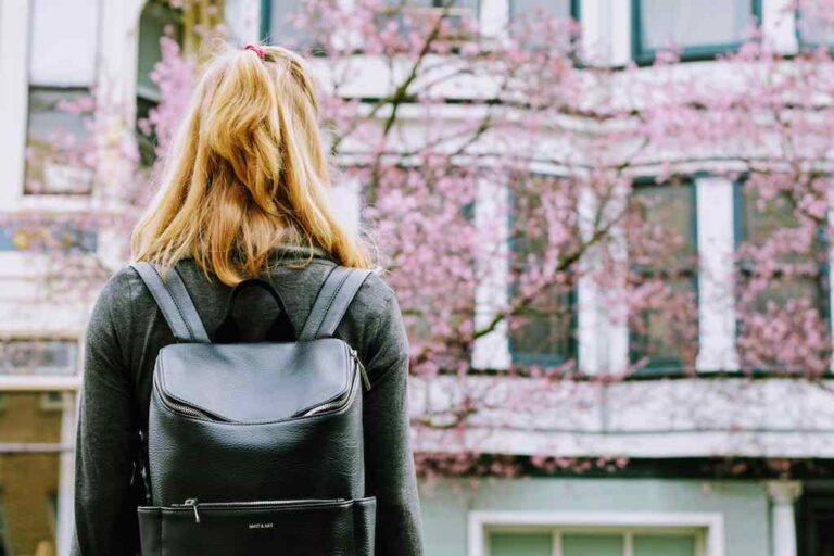 Dicas de como lavar e manter a durabilidade das mochilas e bolsas