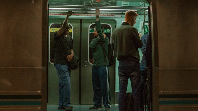 4 vantagens de morar perto da linha azul do metrô de SP
